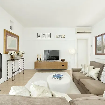 Villa Cozy With View *